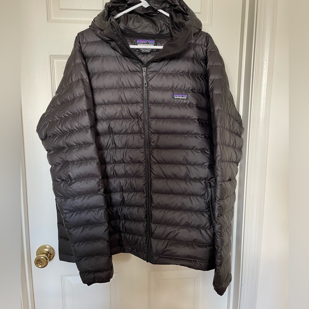 PATAGONIA MENS 2XL Down Coat